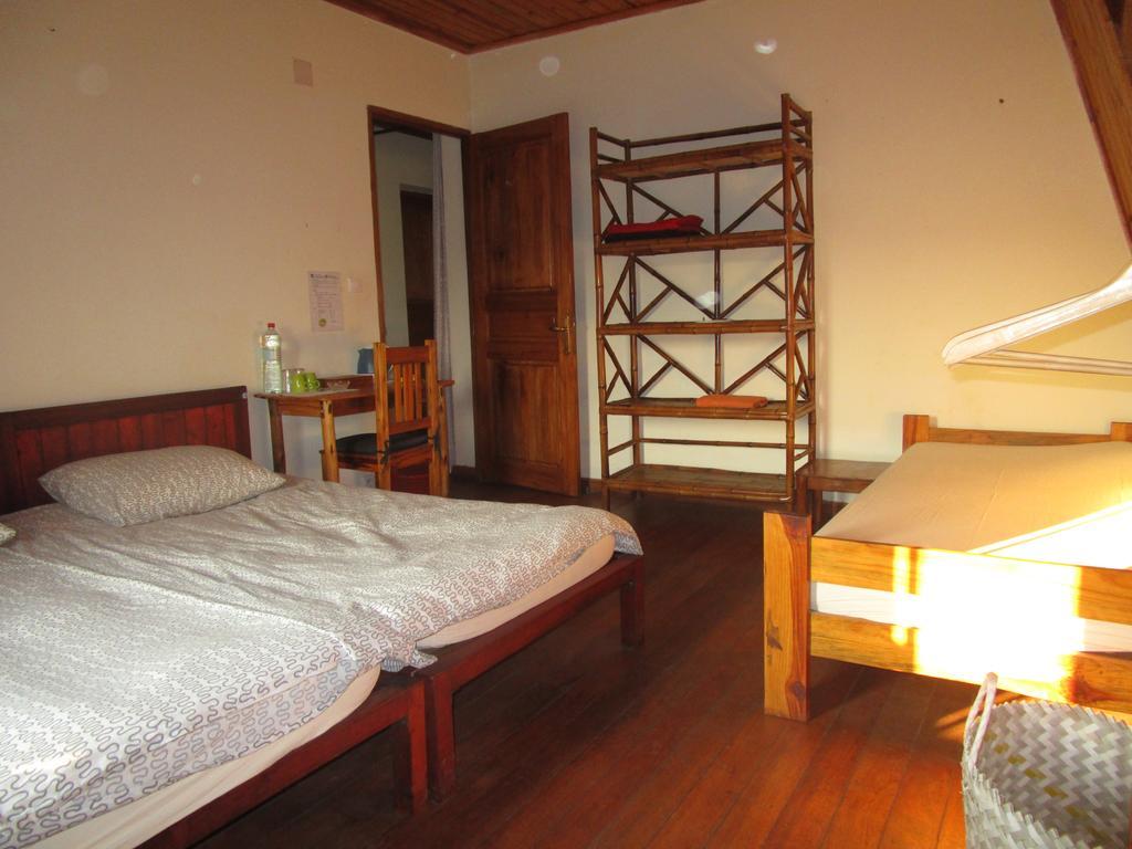 Meva Guesthouse Антананариву Экстерьер фото