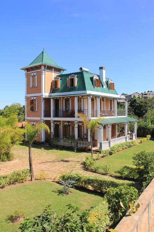 Meva Guesthouse Антананариву Экстерьер фото