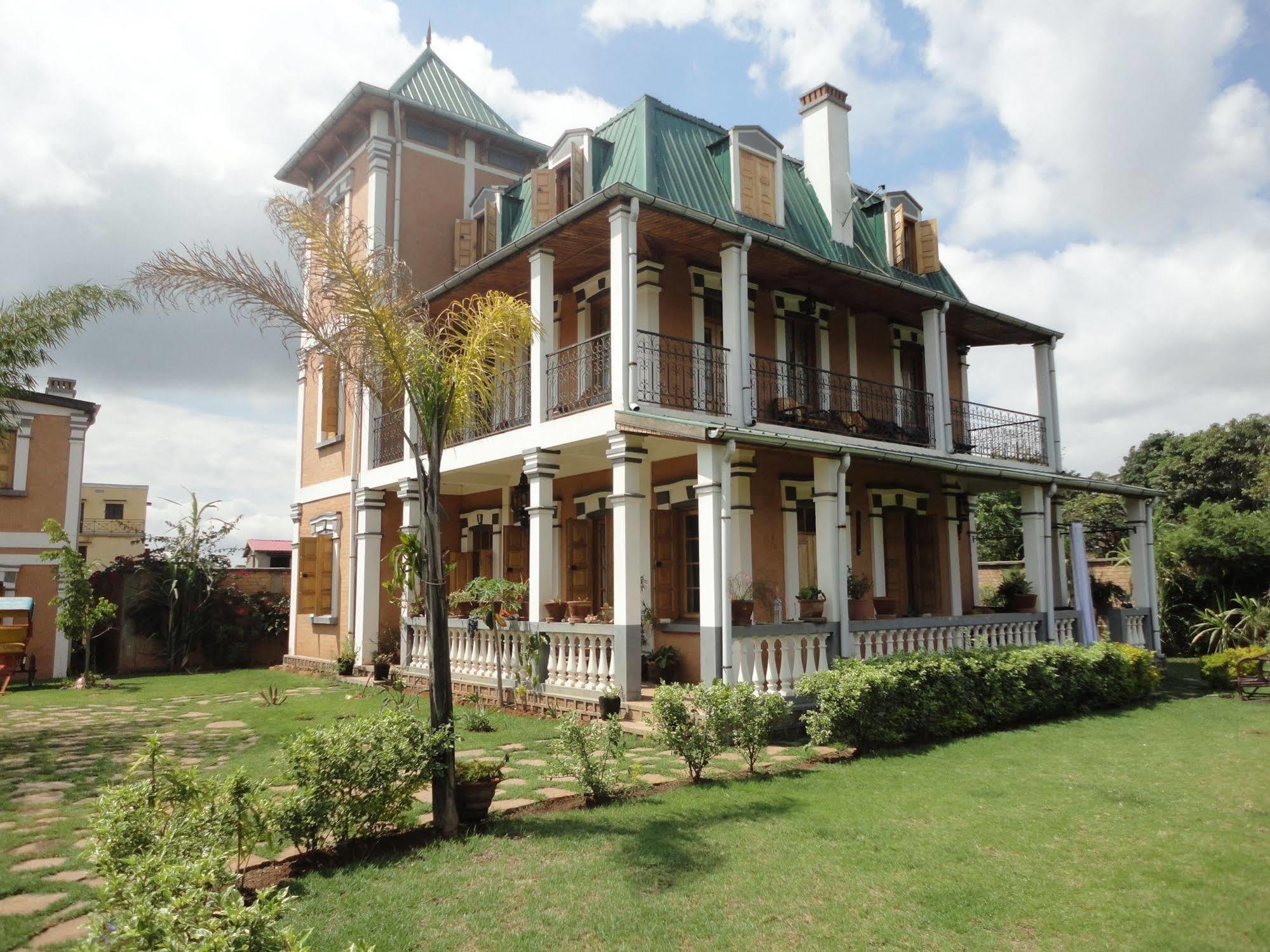 Meva Guesthouse Антананариву Экстерьер фото